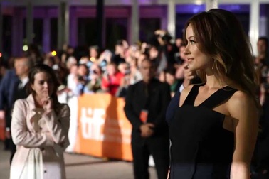 Olivia Wilde xinh đẹp trên thảm đỏ