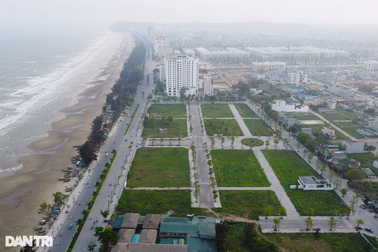 Dự án 250 tỷ đồng trên "đất vàng" Sầm Sơn sau 14 năm chỉ là bãi đất trống