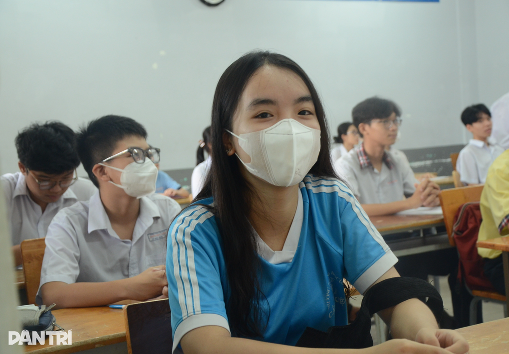 TPHCM công bố điểm thi lớp 10: Tiếng Anh nhiều điểm 10, bất ngờ môn văn - 2