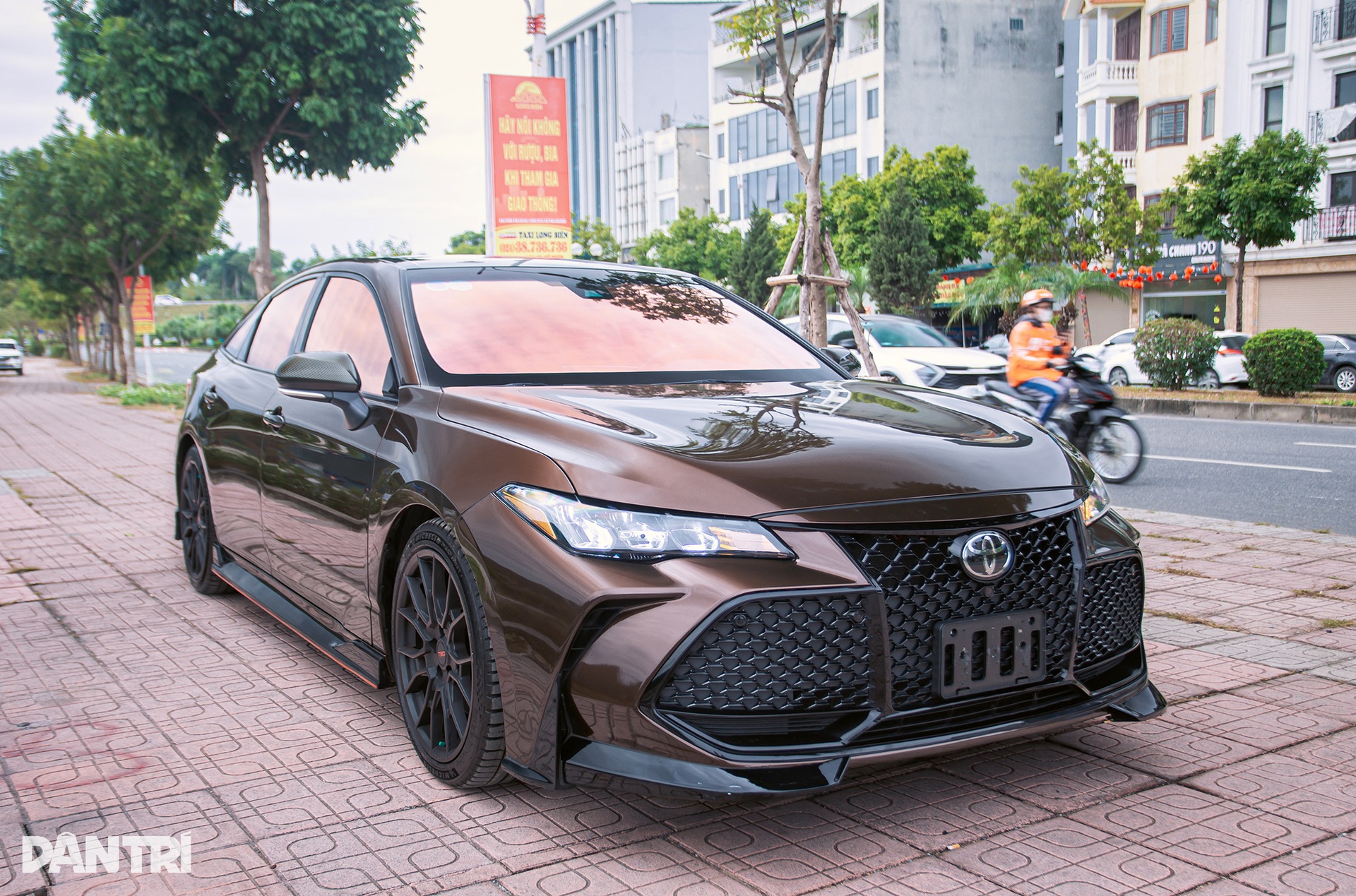 Toyota Avalon TRD độc nhất Việt Nam: Xe nhập Mỹ, đi 5 năm mất giá tiền tỷ - 1 Toyota Avalon TRD độc nhất Việt Nam: Xe nhập Mỹ, đi 5 năm mất giá tiền tỷ - 1