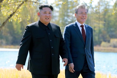 Triều Tiên thừa nhận kinh tế khó khăn, kêu gọi Hàn Quốc giúp đỡ