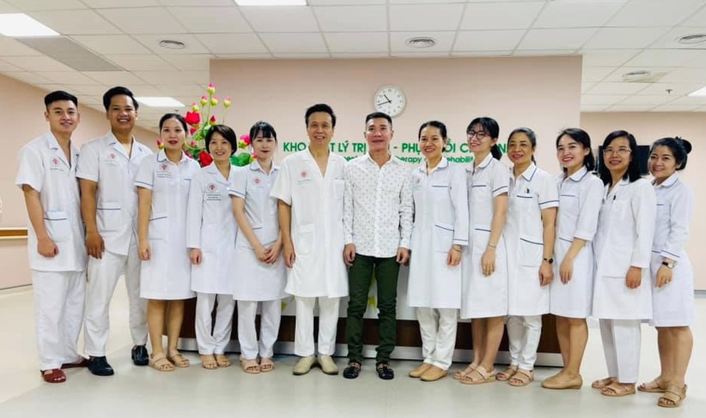 NSND Công Lý được ra viện - 1 NSND Công Lý được ra viện - 1