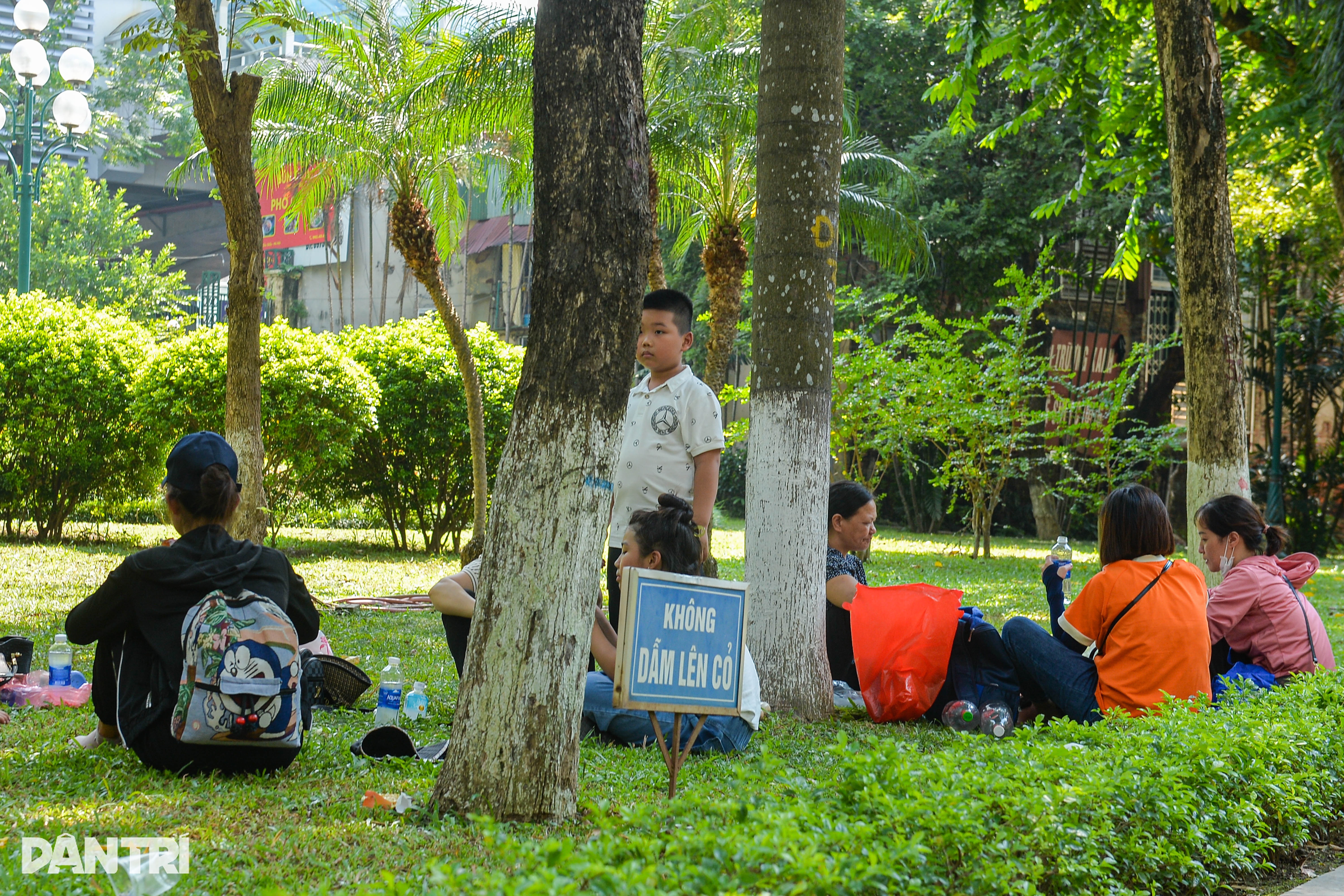 Ngày đầu nghỉ lễ 2/9, người dân đội nắng ùn ùn đổ về vườn thú Hà Nội - 15 Ngày đầu nghỉ lễ 2/9, người dân đội nắng ùn ùn đổ về vườn thú Hà Nội - 15