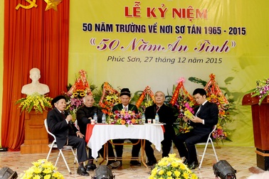 Thầy, trò Đại học Kinh tế Quốc dân tri ân nơi sơ tán 50 năm trước