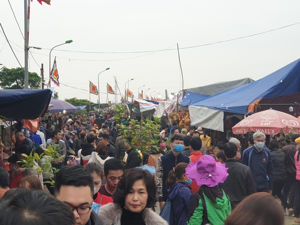 Chợ Viềng “ken đặc” người trước giờ khai hội - 14 Chợ Viềng “ken đặc” người trước giờ khai hội - 14