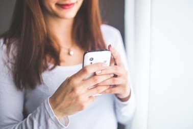 Trên mạng xã hội, phụ nữ nước nào thân thiện nhất?