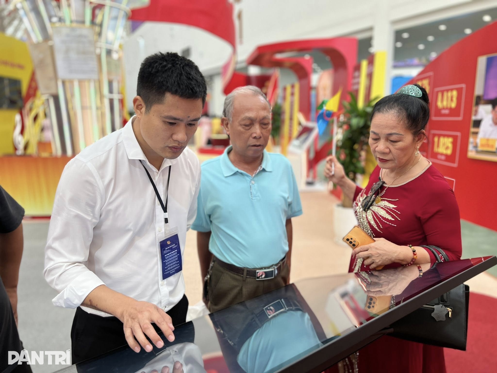 Chôn cất đồng đội giữa bom đạn, cựu binh 50 năm tìm thân nhân cho bạn - 3 Chôn cất đồng đội giữa bom đạn, cựu binh 50 năm tìm thân nhân cho bạn - 3