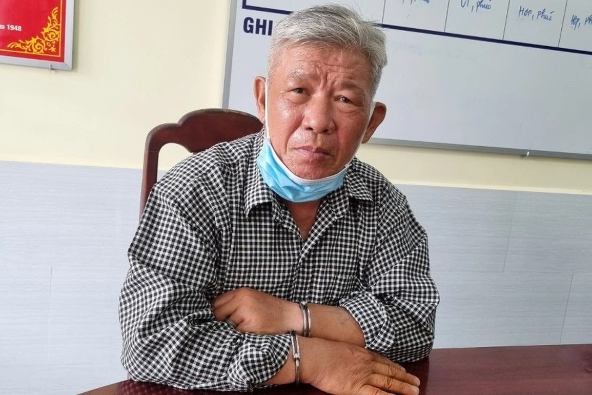 Chiếm đất rừng ở Phú Quốc, lừa bán được hơn 10 tỷ đồng - 2 Chiếm đất rừng ở Phú Quốc, lừa bán được hơn 10 tỷ đồng - 2
