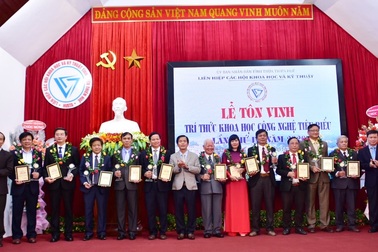 Tôn vinh 12 nhà khoa học tiêu biểu Thừa Thiên Huế