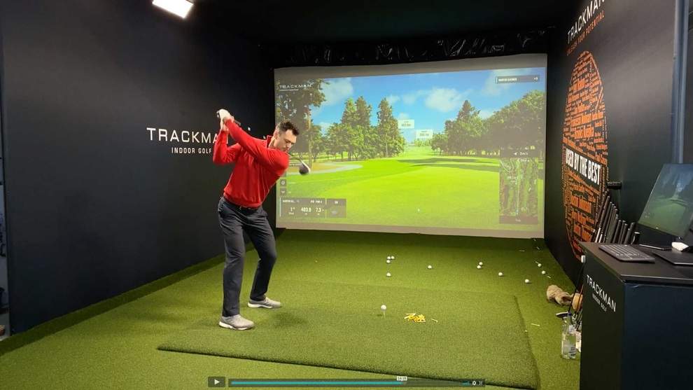 Chơi golf trong nhà mùa dịch Covid-19 dành cho những người có điều kiện - 1 Chơi golf trong nhà mùa dịch Covid-19 dành cho những người có điều kiện - 1