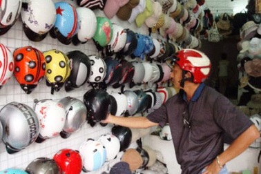 Sản xuất nón bảo hiểm “dỏm”, bị phạt gần 60 triệu đồng