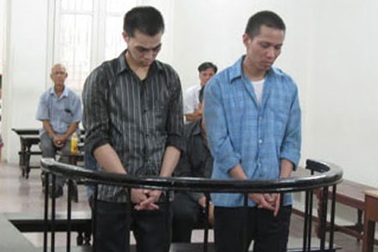 Hai sinh viên mạo danh nhà báo tống tiền CSGT 170 triệu đồng