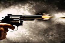 Bắt đối tượng nổ súng trước quán bar MK