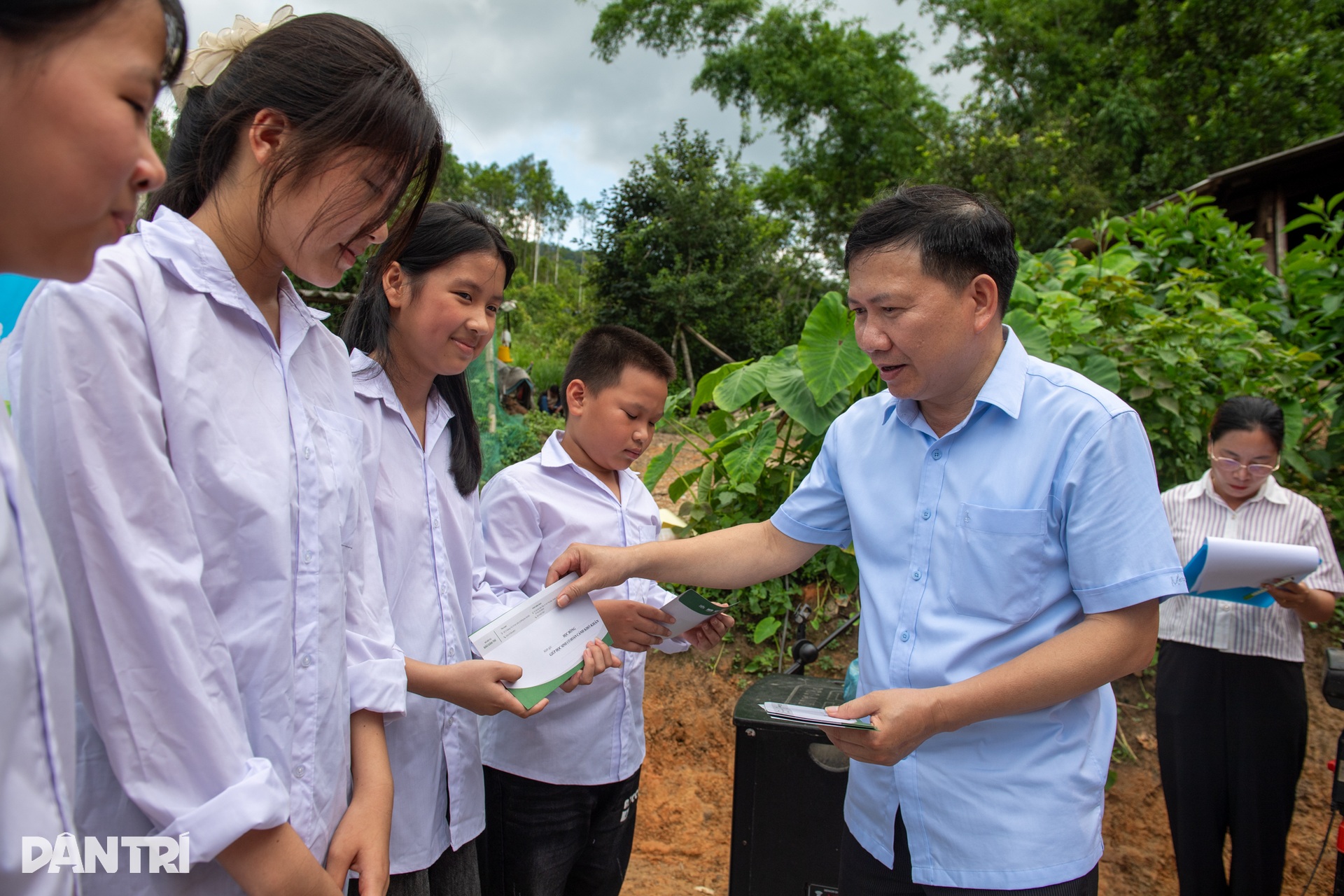 Tình người lan tỏa trong từng ngôi nhà Nhân ái ở Na Rì, Bắc Kạn - 11 Tình người lan tỏa trong từng ngôi nhà Nhân ái ở Na Rì, Bắc Kạn - 11