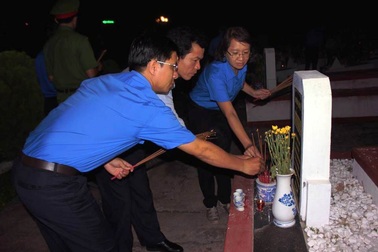 Tuổi trẻ Quảng Ngãi tri ân các anh hùng liệt sĩ