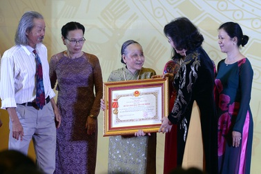 Trang trọng lễ tiếp nhận Quốc ca và truy tặng Huân chương cho cố nhạc sĩ Văn Cao