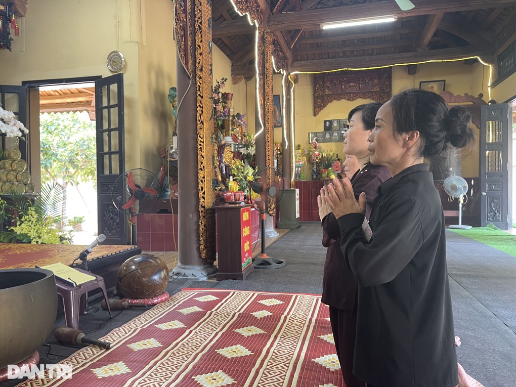 12h30 thôn Lại Đà tạm ngừng viếng Tổng Bí thư, chuẩn bị lễ truy điệu - 3 12h30 thôn Lại Đà tạm ngừng viếng Tổng Bí thư, chuẩn bị lễ truy điệu - 3