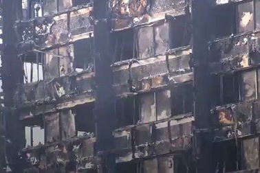 Vụ cháy chung cư London: Số người chết tăng lên 17