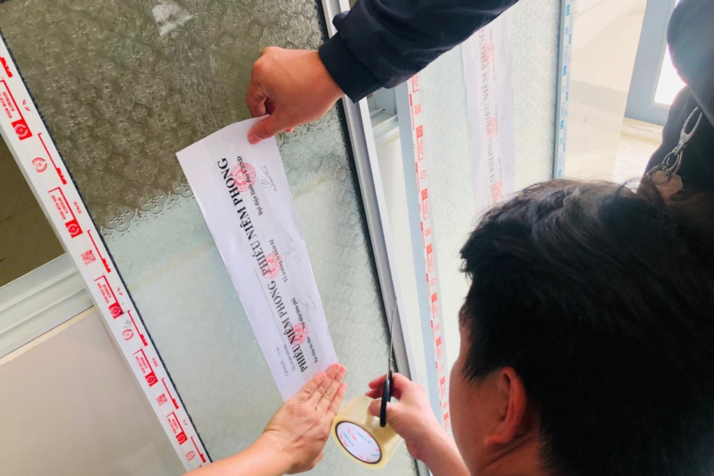 Cưỡng chế tháo dỡ 12 căn nhà liền kề xây dựng không phép - 3 Cưỡng chế tháo dỡ 12 căn nhà liền kề xây dựng không phép - 3