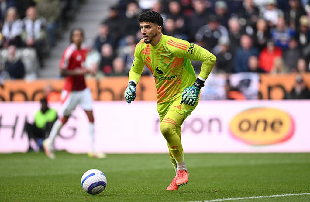 HLV Amorim nêu lý do không sử dụng Onana ở trận thua đậm Newcastle - 1 HLV Amorim nêu lý do không sử dụng Onana ở trận thua đậm Newcastle - 1