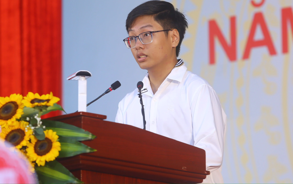 Chủ nhân Huy chương vàng Olympic hóa ngược dòng chọn sư phạm - 1 Chủ nhân Huy chương vàng Olympic hóa ngược dòng chọn sư phạm - 1