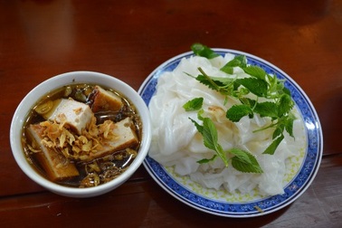 “Cụ Hoành còn bán bành cuốn không?”