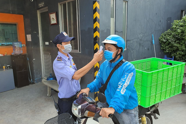 Nở rộ dịch vụ "đi chợ giúp bạn" thời đại dịch covid