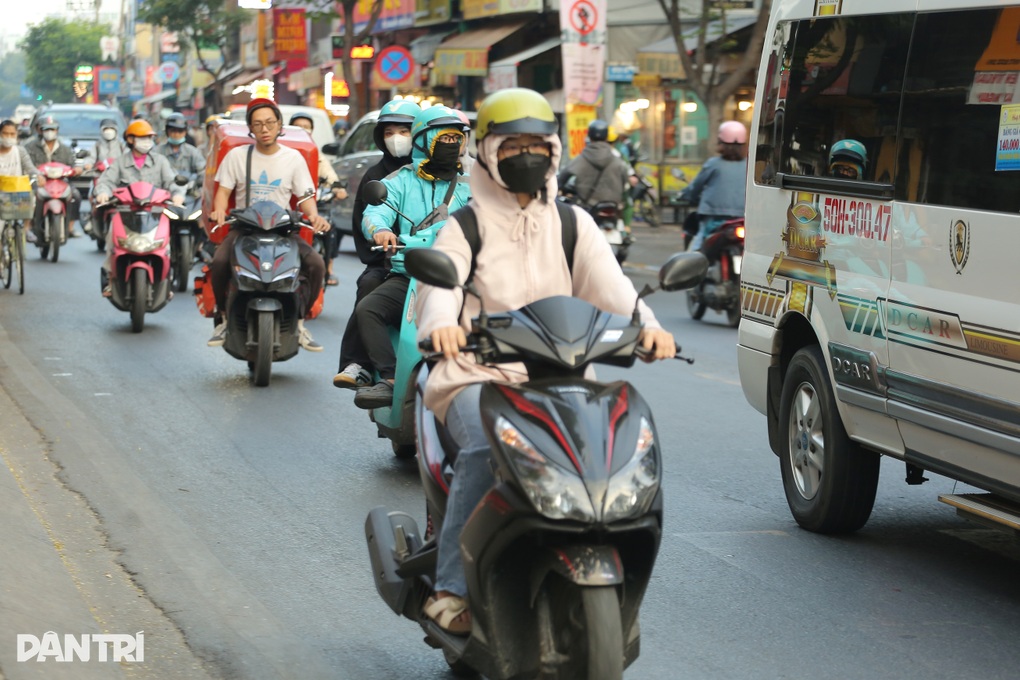 TPHCM mát mẻ buổi sáng, trời không mưa dịp Tết Dương lịch - 1 TPHCM mát mẻ buổi sáng, trời không mưa dịp Tết Dương lịch - 1