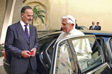 Siêu xe -  lễ vật cho Giáo hoàng