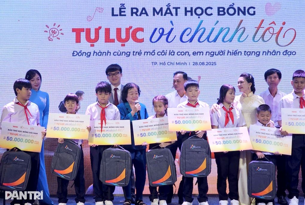 Ra mắt học bổng hỗ trợ con em có người thân hiến tạng nhân đạo - 3 Ra mắt học bổng hỗ trợ con em có người thân hiến tạng nhân đạo - 3