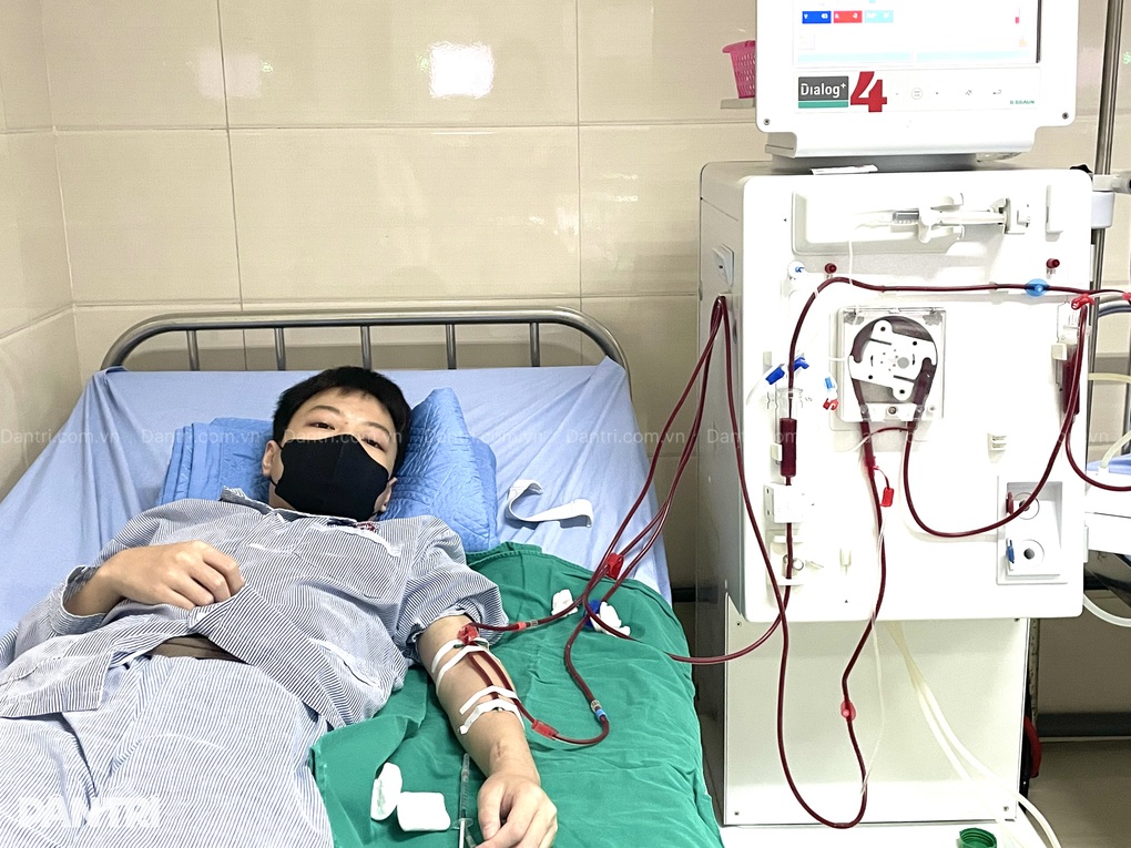 Con trai ở bờ vực tử sinh, bố hiến thận nhưng không có tiền để ghép cho con - 2 Con trai ở bờ vực tử sinh, bố hiến thận nhưng không có tiền để ghép cho con - 2
