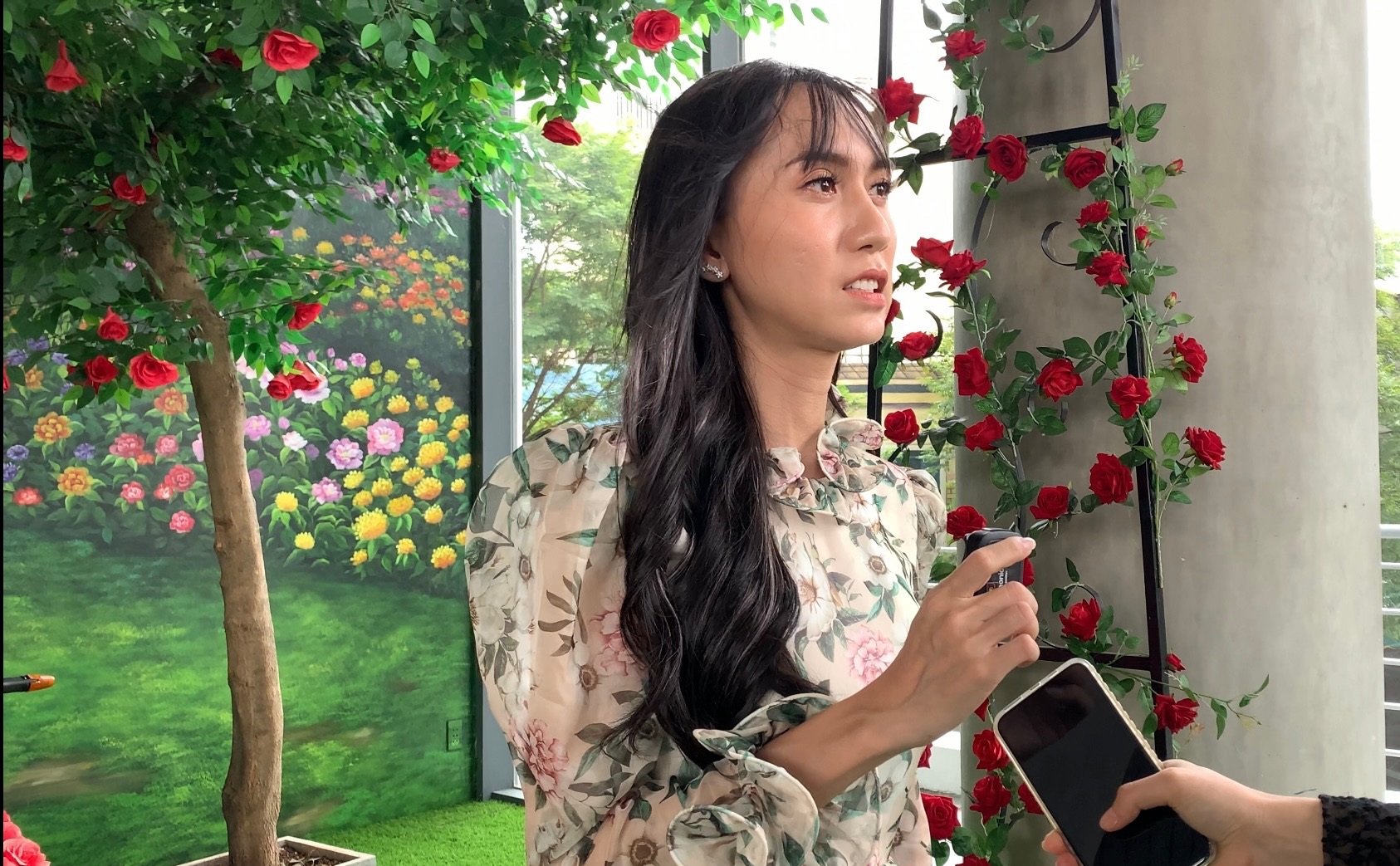 Ca sĩ chuyển giới Lynk Lee bị công kích khi cắt bỏ yết hầu - 2 Ca sĩ chuyển giới Lynk Lee bị công kích khi cắt bỏ yết hầu - 2