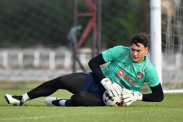 Văn Lâm bị xóa tên khỏi CLB Muangthong United