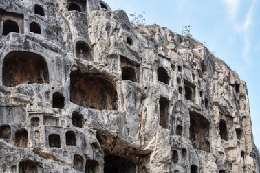 Tìm thấy bằng chứng lâu đời nhất của tơ tằm trong một khu mộ 8.500 tuổi