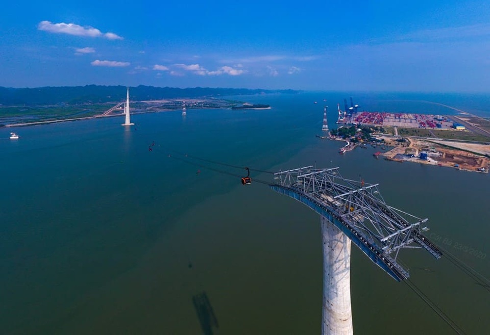 Phó Thủ tướng cắt băng khai trương tuyến cáp vượt biển - 2 Phó Thủ tướng cắt băng khai trương tuyến cáp vượt biển - 2