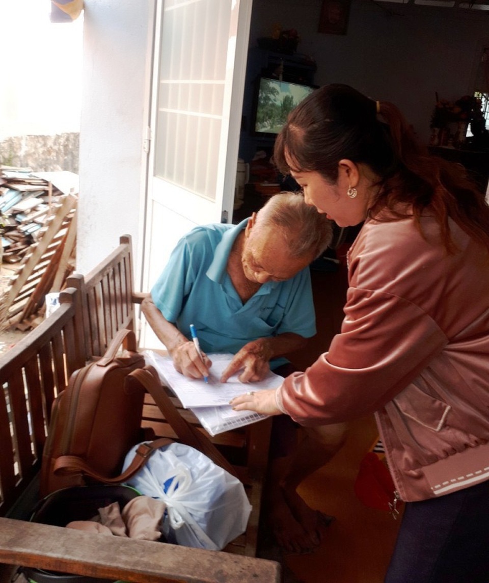 Cán bộ huyện đảo Phú Quốc “đi từng ngõ, gõ từng nhà” tìm lao động tự do - 2 Cán bộ huyện đảo Phú Quốc “đi từng ngõ, gõ từng nhà” tìm lao động tự do - 2