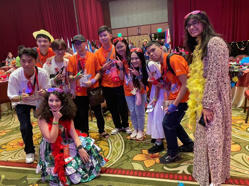 Đội tuyển MOSWC Việt Nam thi đấu hết mình tại VCK Thế giới mùa giải 2022 tại Mỹ - 2 Đội tuyển MOSWC Việt Nam thi đấu hết mình tại VCK Thế giới mùa giải 2022 tại Mỹ - 2