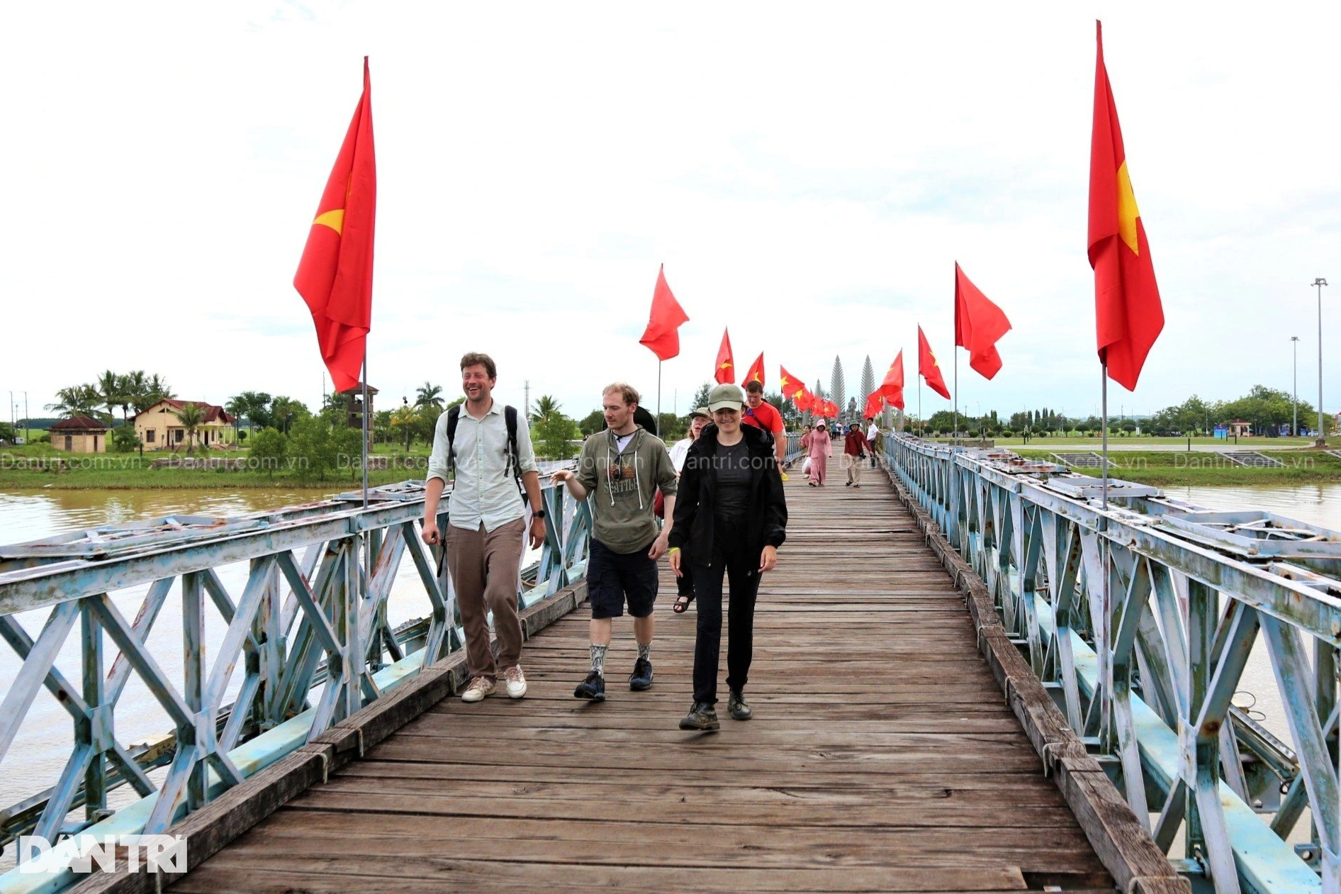 Những cuộc chiến đặc biệt bên cầu Hiền Lương sau Hiệp định Geneva - 13 Những cuộc chiến đặc biệt bên cầu Hiền Lương sau Hiệp định Geneva - 13