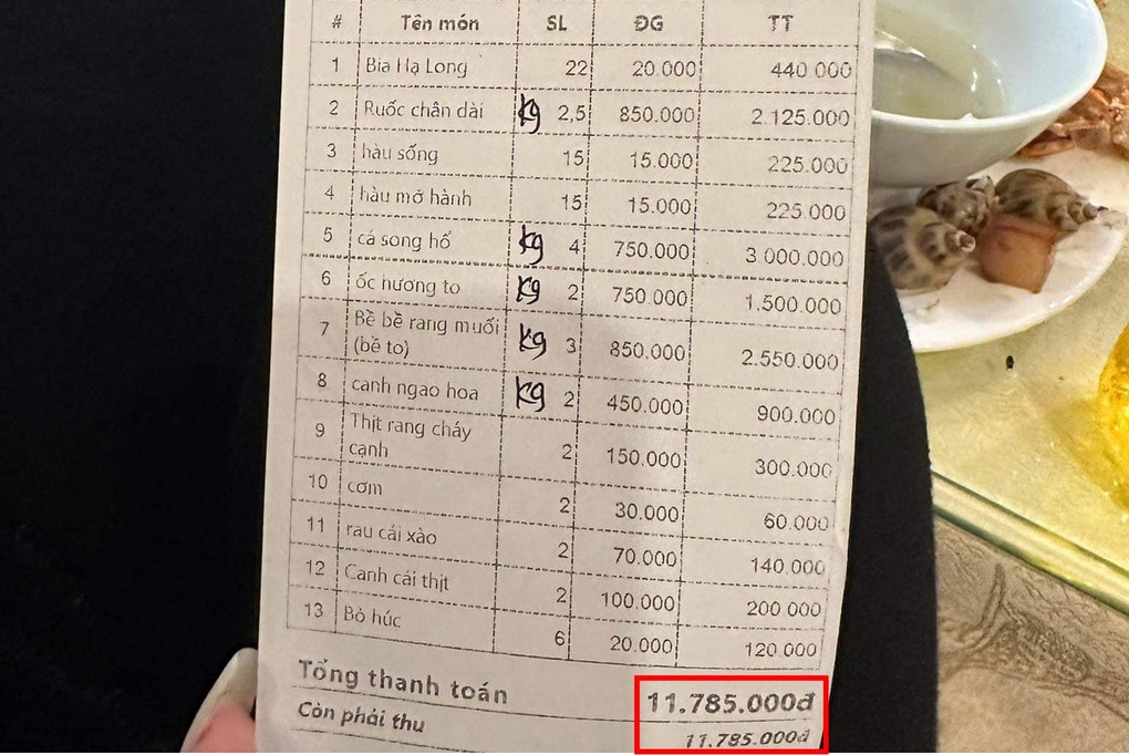 Vụ tố chặt chém 12 triệu đồng ăn hải sản: Vị khách trong đoàn lên tiếng - 3 Vụ tố chặt chém 12 triệu đồng ăn hải sản: Vị khách trong đoàn lên tiếng - 3