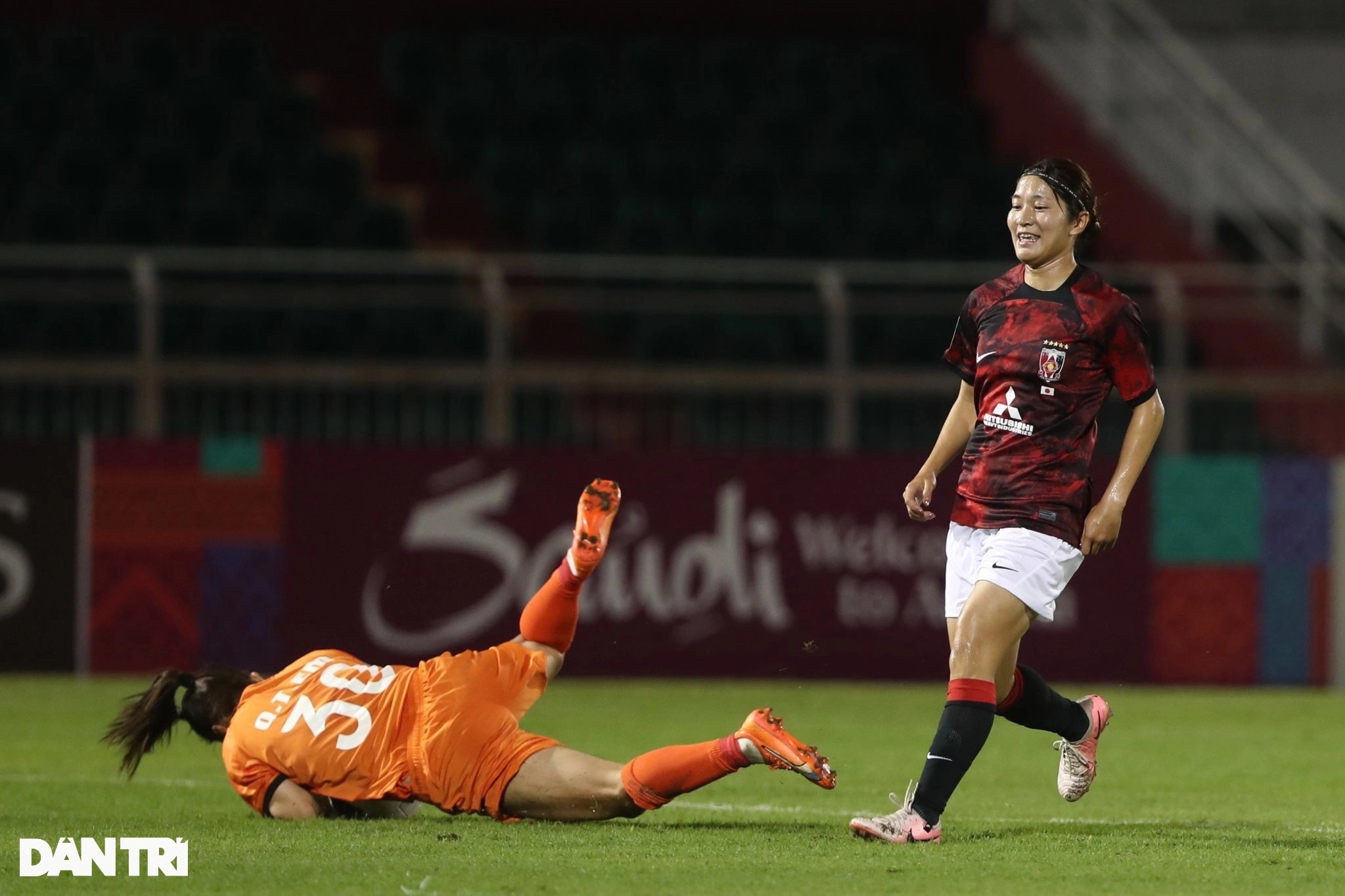 ເສຍໃຫ້ທີມຊາດຍີ່ປຸ່ນ, ສະໂມສອນແມ່ຍິງ HCMC ຈົບຮອບທີ 2 ໃນການແຂ່ງຂັນ Asian Cup – 4 Thua đội bóng Nhật Bản, CLB nữ TPHCM đứng nhì bảng tại cúp châu Á - 4