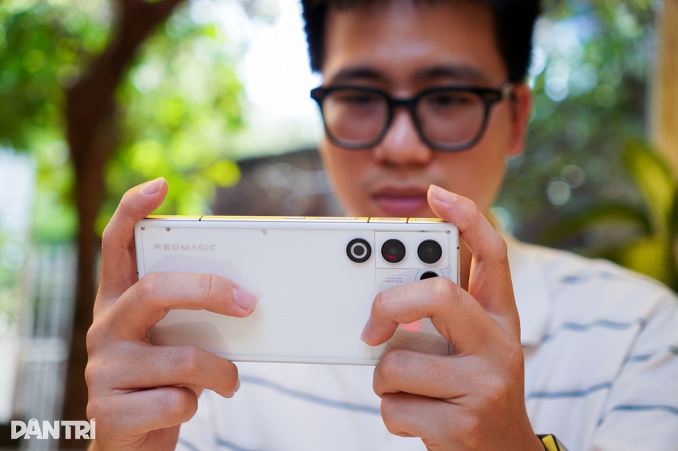 Đánh giá REDMAGIC 11 Air, đối thủ của Samsung Galaxy S25 FE, OPPO Reno15 - 23 Đánh giá REDMAGIC 11 Air, đối thủ của Samsung Galaxy S25 FE, OPPO Reno15 - 23