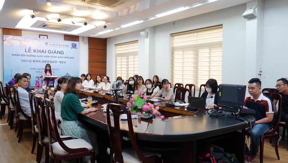 Khai giảng khóa bồi dưỡng giáo viên tiếng Hàn Quốc - 1 Khai giảng khóa bồi dưỡng giáo viên tiếng Hàn Quốc - 1