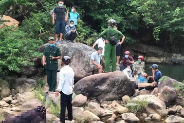 3 nữ sinh đi tắm thác, 2 em đuối nước thương tâm