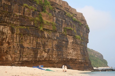 Hùng vĩ vách đá núi lửa triệu năm ở Lý Sơn