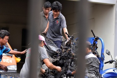 Sau vụ cháy chung cư Carina: Chủ đầu tư ngừng hỗ trợ tiền thuê chỗ ở