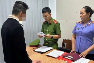 Tạm giữ chủ của chuỗi 7 cửa hàng tại Đà Nẵng