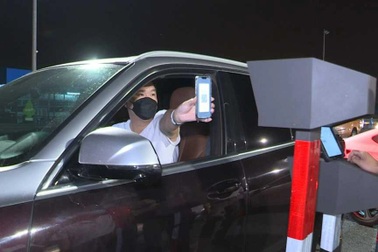 Quảng Ninh thí điểm "hành trình không chạm" tại chốt kiểm dịch