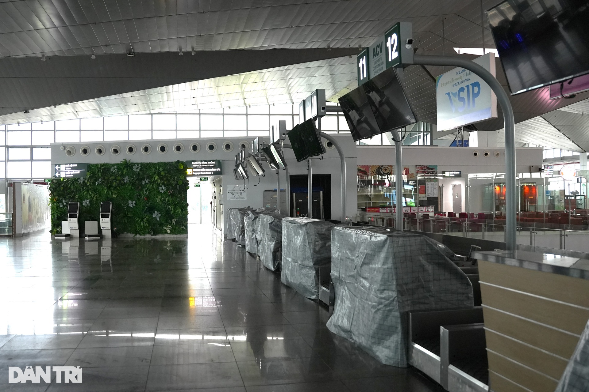 Sân bay quốc tế Vinh trong ngày đầu đóng cửa để sửa chữa - 4 Sân bay quốc tế Vinh trong ngày đầu đóng cửa để sửa chữa - 4