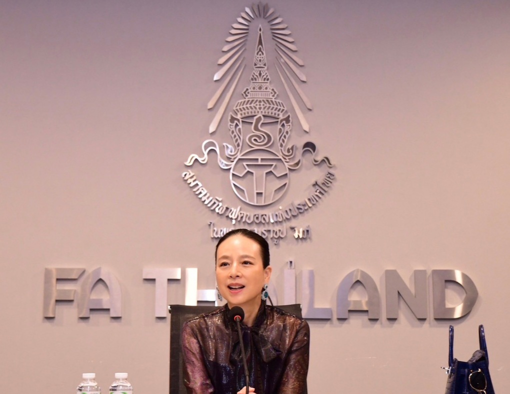 Madam Pang chơi đẹp, chi số tiền lớn cho Liên đoàn bóng đá Thái Lan - 1