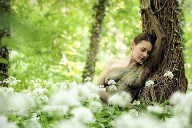 Đố bạn tìm ra người mẫu ảnh nude biến hóa trong các bức hình